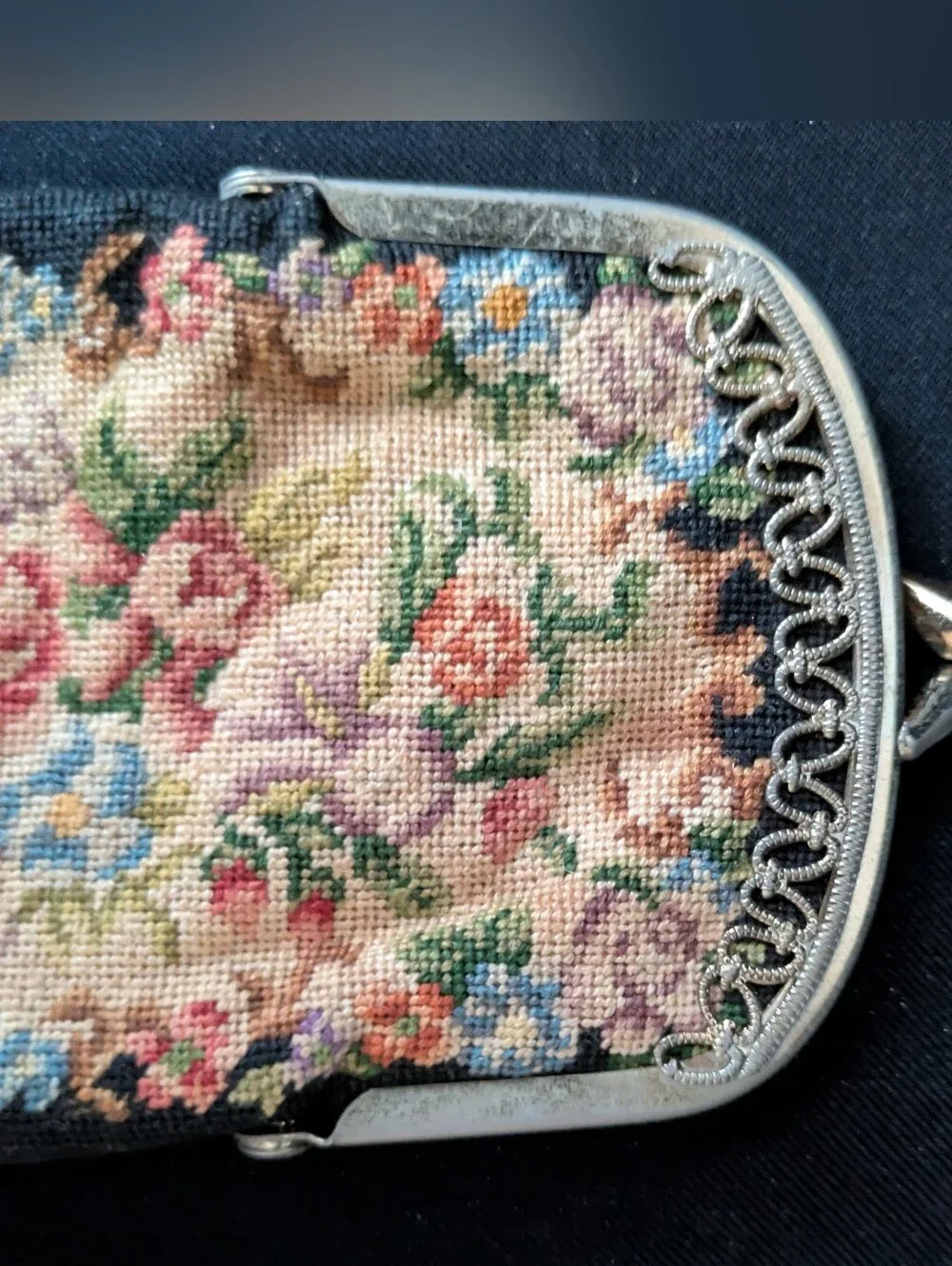 Vintage 50s Floral Needlepoint Handbag w/Compact,Eyeglass Case & Coin Purse